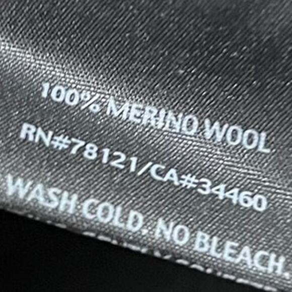 Eileen Fisher Black Sequin Neck 100% Wool Sleeveless Basic Tank Top Size Small - Picture 4 of 6